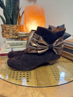 Poetic Licence London Brown Bronze Bow Ankle Boots Size 7 Whimsical